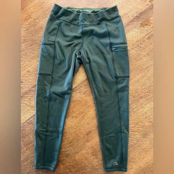 LL bean Women's PrimaLoft ThermaStretch Fleece Pocket Tights, Mid-Rise. - Picture 2 of 5